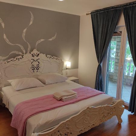 Apartments Milka Vodice Exterior photo