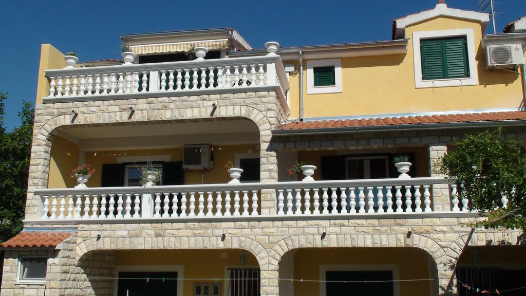 Apartments Milka Vodice Exterior photo