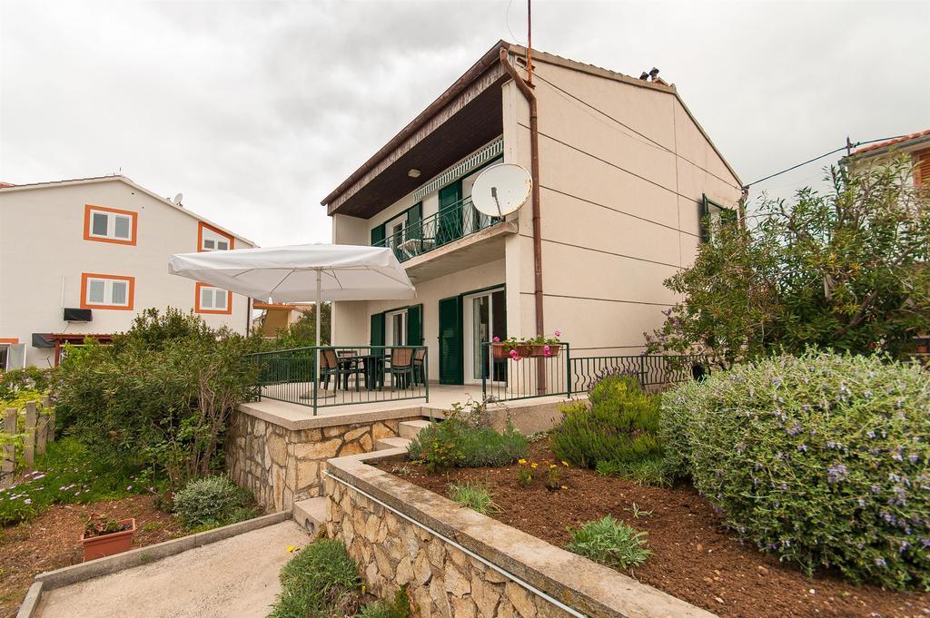 Apartments Milka Vodice Exterior photo
