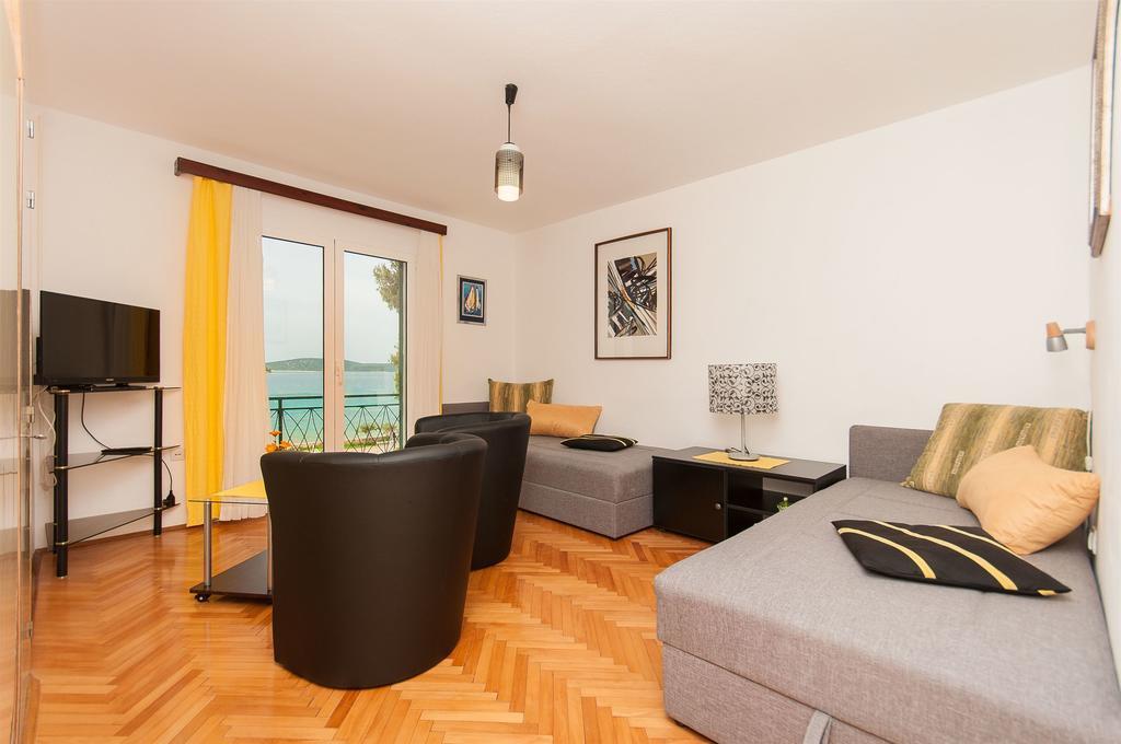 Apartments Milka Vodice Exterior photo